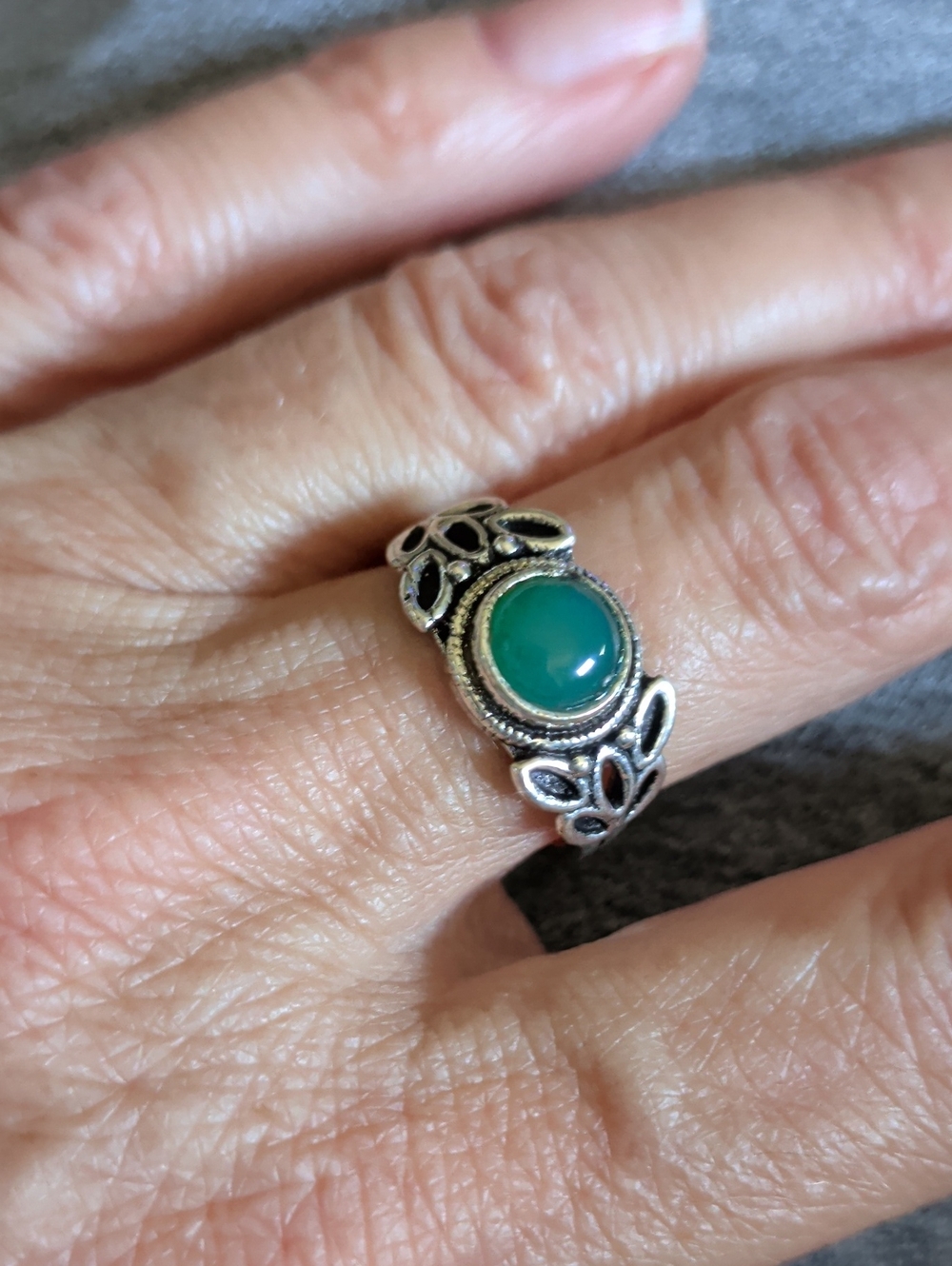 Silver Style Green Gemstone Floral Band Ring - Women Jewelry